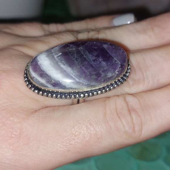 Large Chevron Amethyst Statement Ring 💍 - Picture 4 of 6
